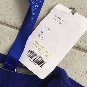 Kit and Ace Tops - NWT Kit and Ace V tee size XS Kit and Ace Tops - NWT Kit and Ace V tee size XS